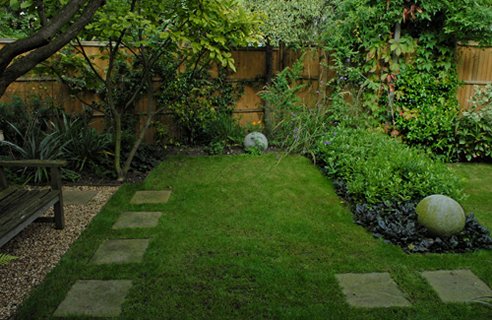 Long Thin Garden Design on Design A Long  Thin Garden   Channel4   4homes