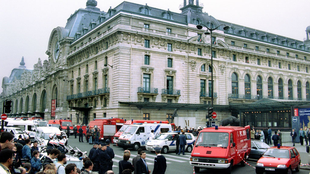 Evacuation after a bomb at the Musee d'Orsay station in Paris (Reuters)