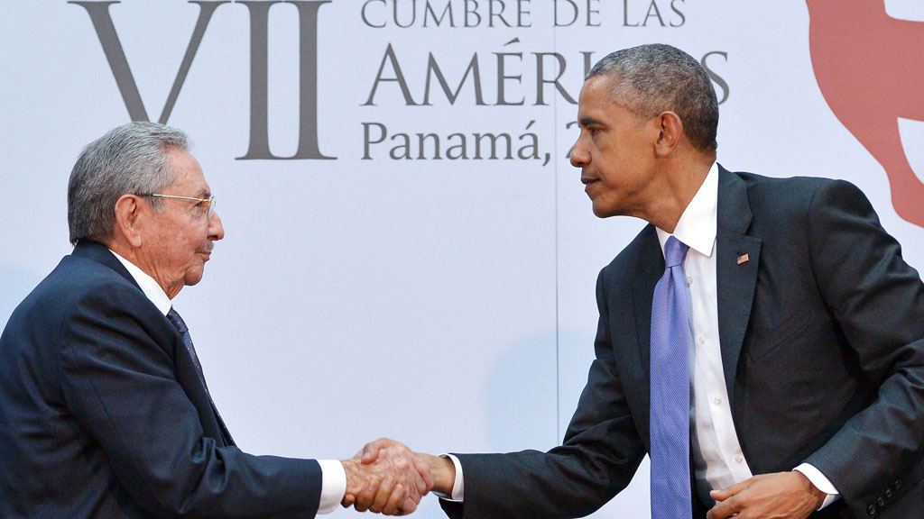 Barack Obama and Raul Castro at the Americas summit in Panama