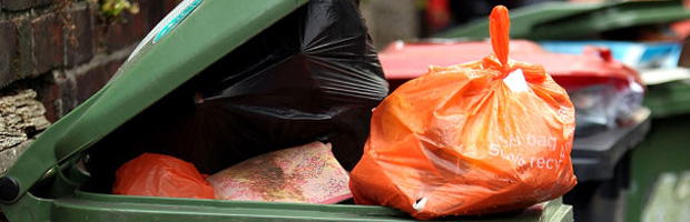 Government pledges cash for weekly rubbish collections (Getty)