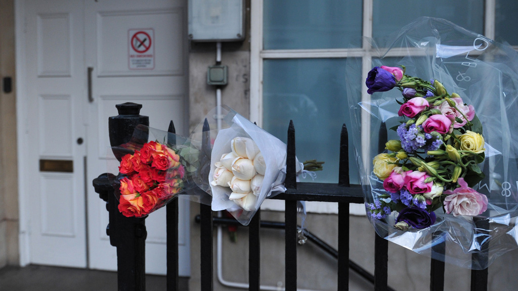Flowers left outside the Edward VII hospital in memory of Jacintha Saldanha (Getty)