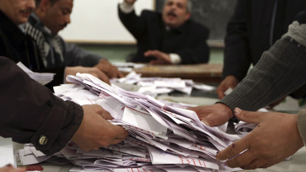 Votes are counted in Egypt's referendum on the adoption of a new constitution (Reuters)