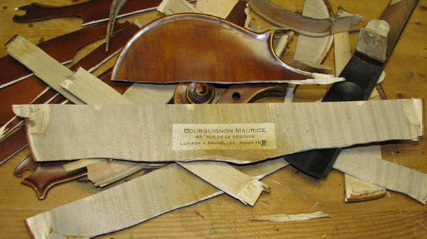 Destroyed eBay violin 'could have been saved' - lawyer.