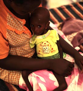 Children at risk in South Sudanese refugee camps (Channel 4 News)