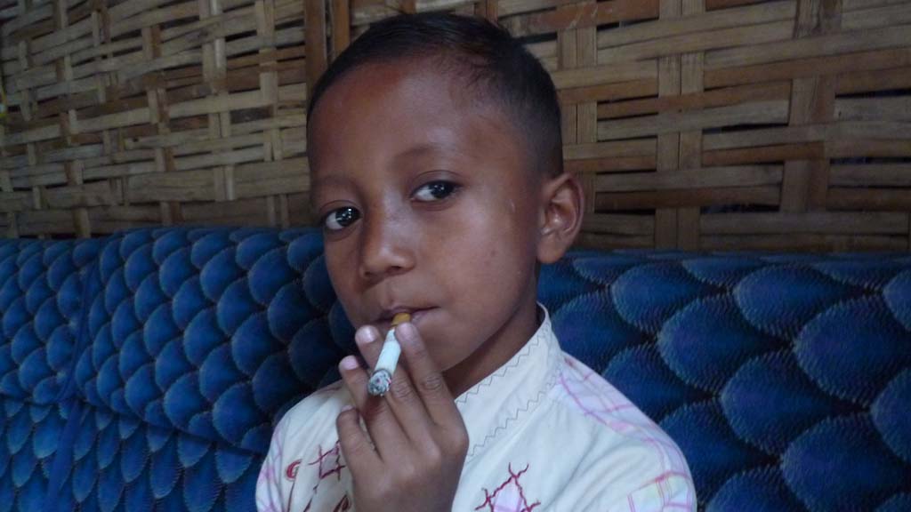 Indonesia's tobacco children