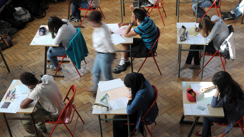 45,000 to resit English GCSEs after marking debacle (G)