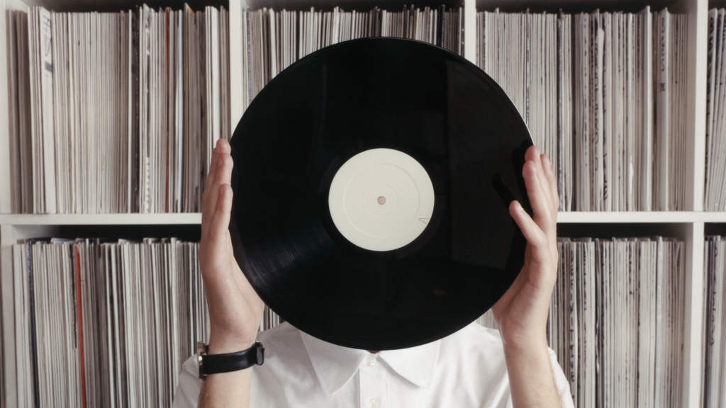 Use your head – invest in vinyl? – Channel 4 News