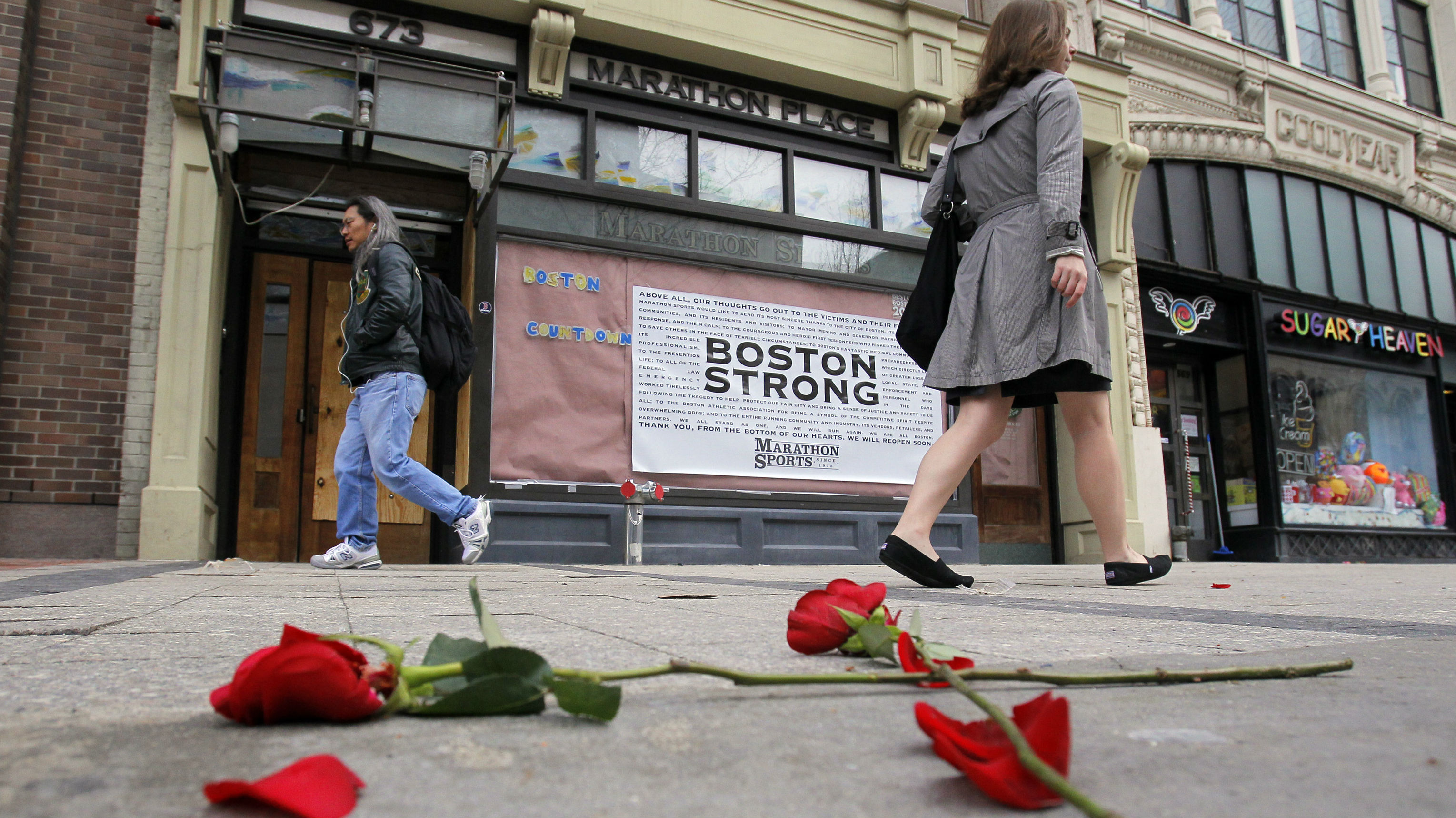 Boston bomb: Boylston st memorial (reuters)