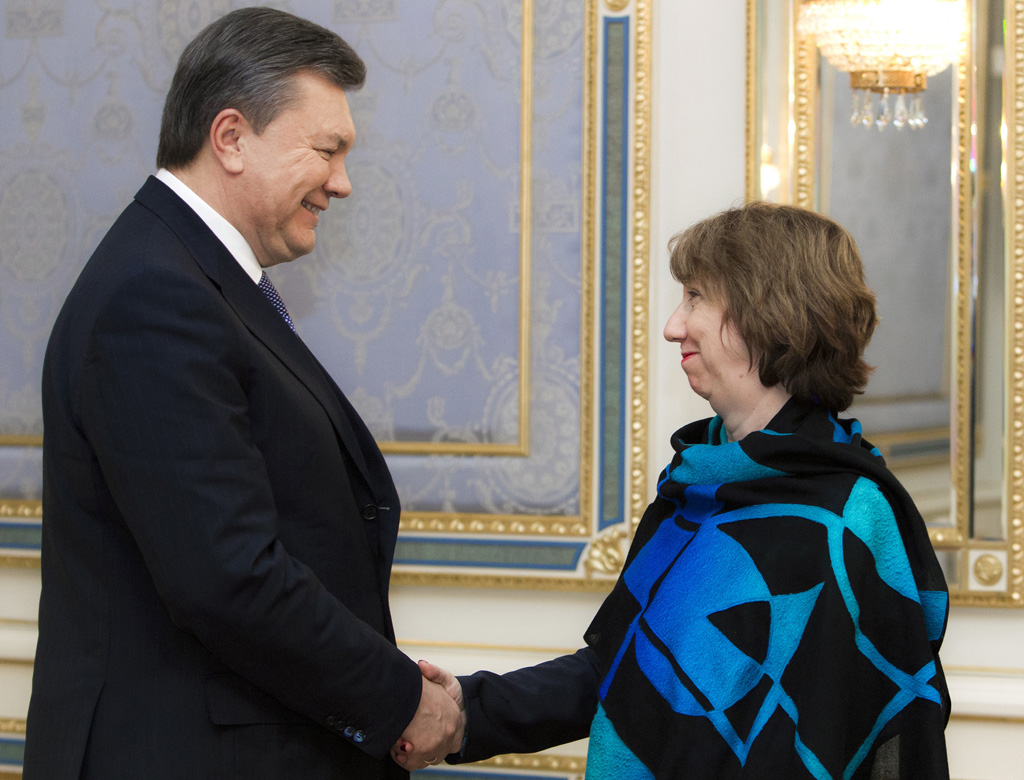 Ukrainian President Yanukovich meets the EU's Baroness Ashton (Getty)