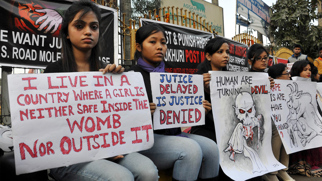 Indian rape victim: 'police delayed help', says friend (G)