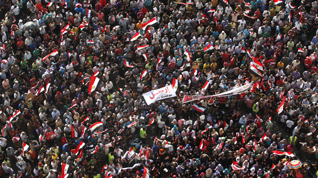 Violent clashes erupt Egypt as protestors call for Mohamed Mursi to step down (picture: Reuters)