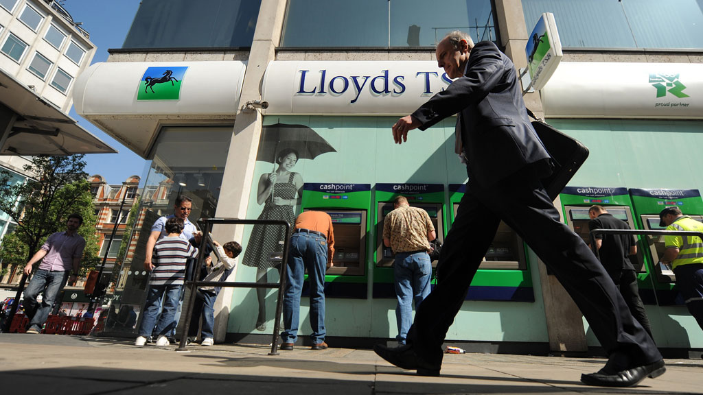 Lloyds Banking Group loses more than half a billion pounds as a result of the mis-selling scandal and announces that staff will share a bonus pot of Â£365m (Getty)