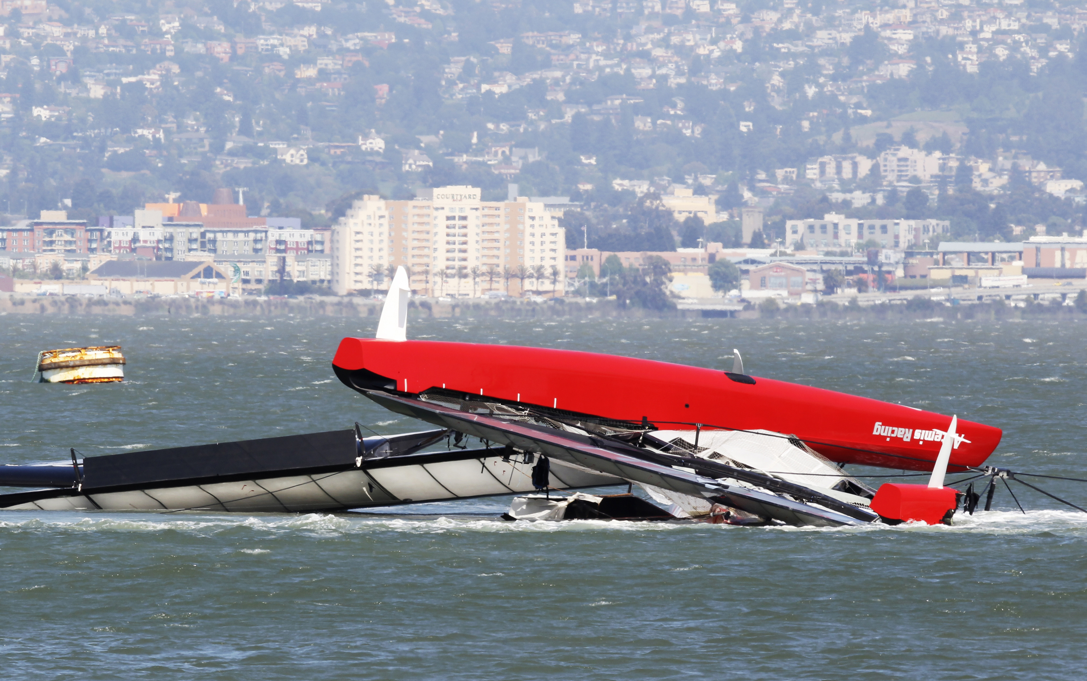 Andrew Simpson died after his boat overturned whilst training for the Americas cup (picture: Reuters)