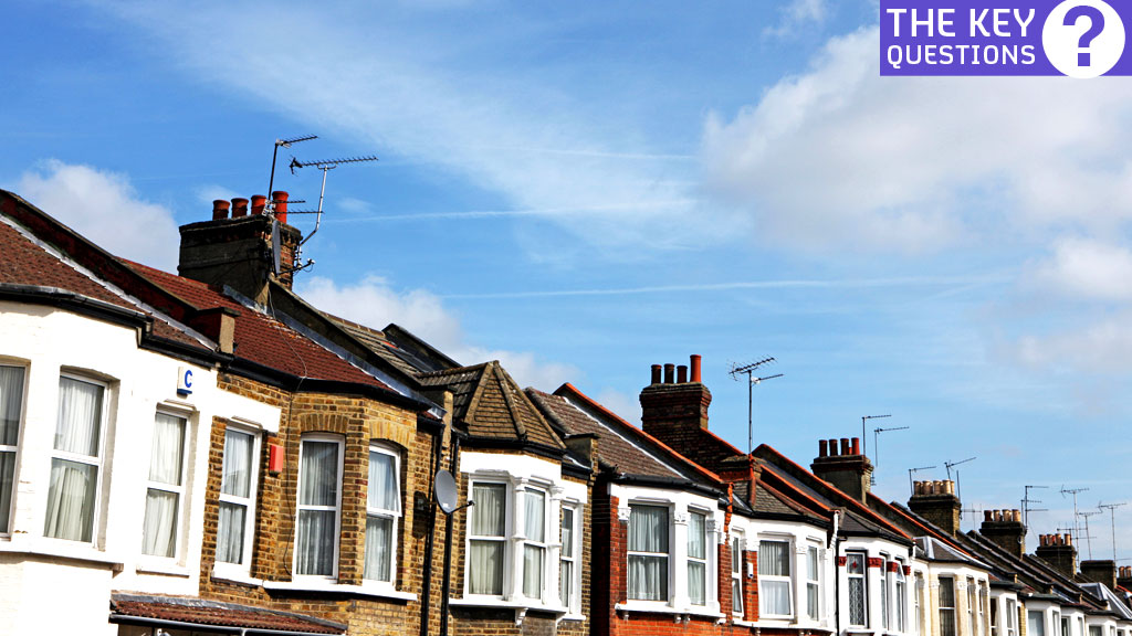 As rents keep rising and demand for property grows, Channel 4 News looks at what rights, if any, tenants have. (G)