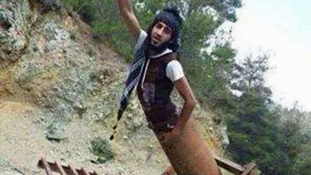 Islamic State man in rocket launcher