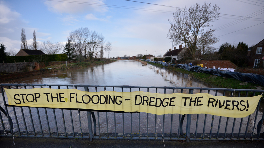 Troops sent in to help flood-hit Somerset (Getty)
