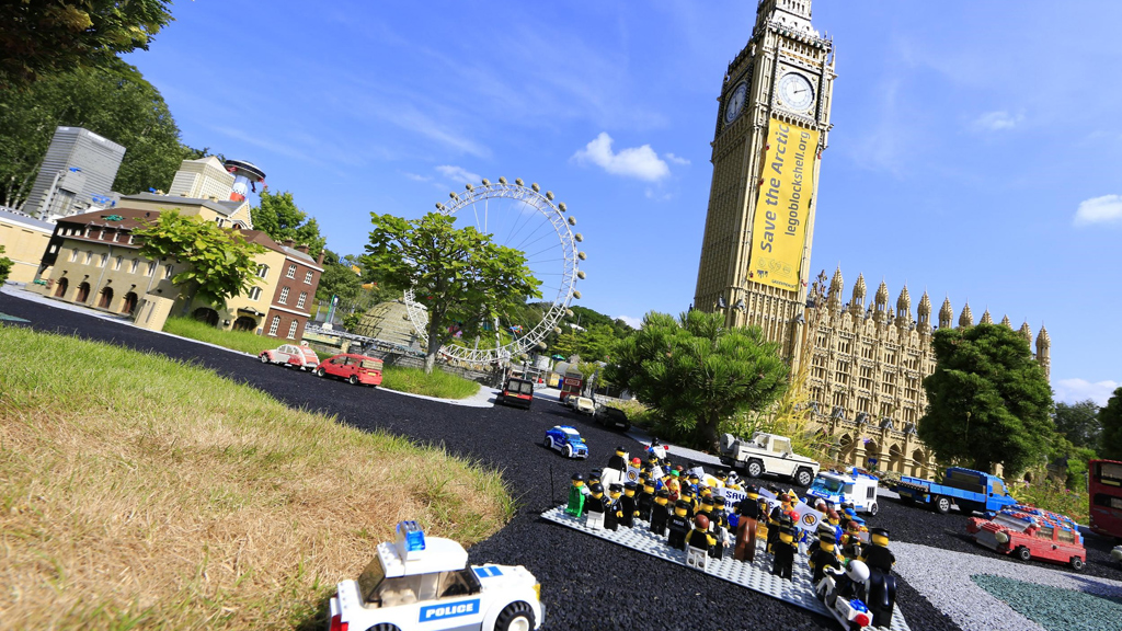 Protest at Legoland