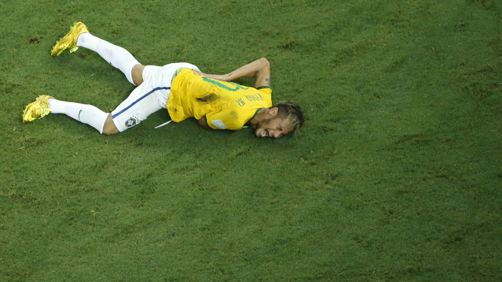 Brazil's Neymar suffers fractured vertabra in World Cup semi-final (Getty)