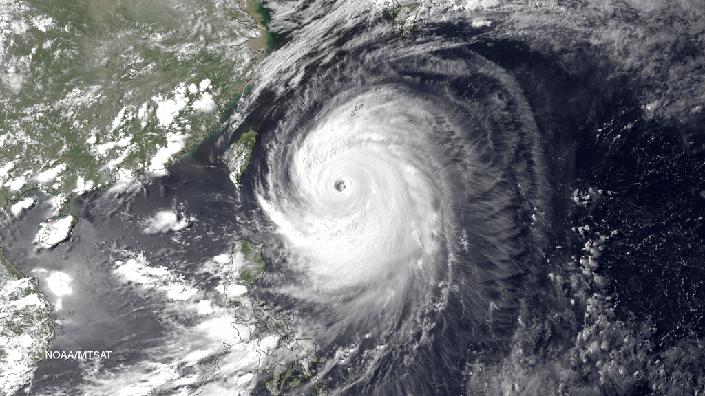 Japan: 500,000 told to flea powerful Typhoon Neoguri. (Reuters)