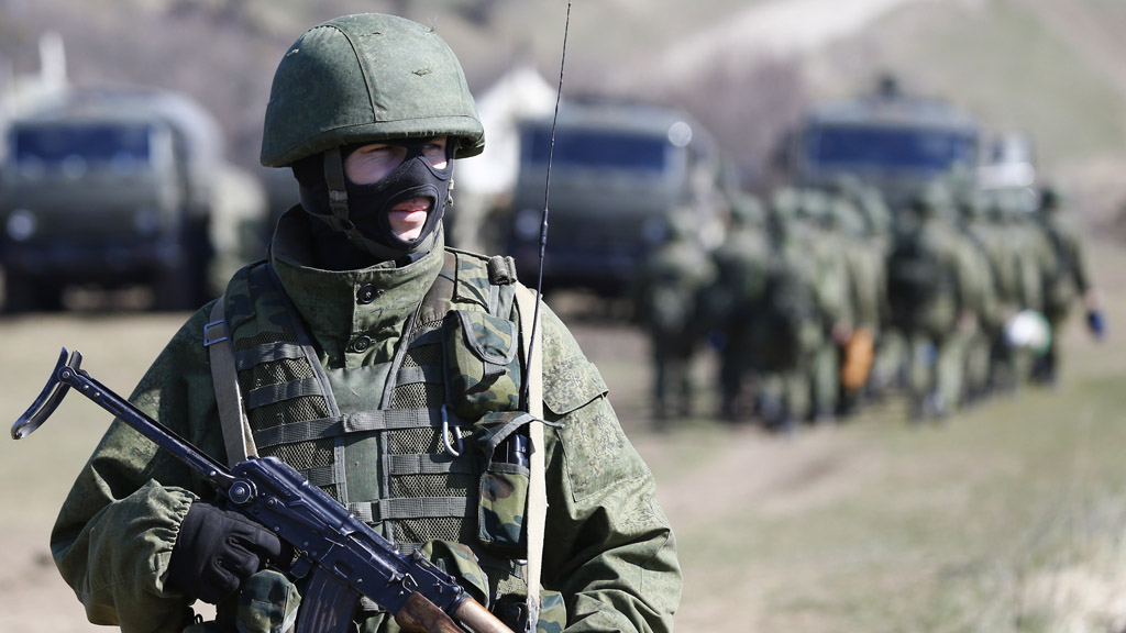 Unidentified men, believed to be Russian soldiers, in Crimea in March 2014