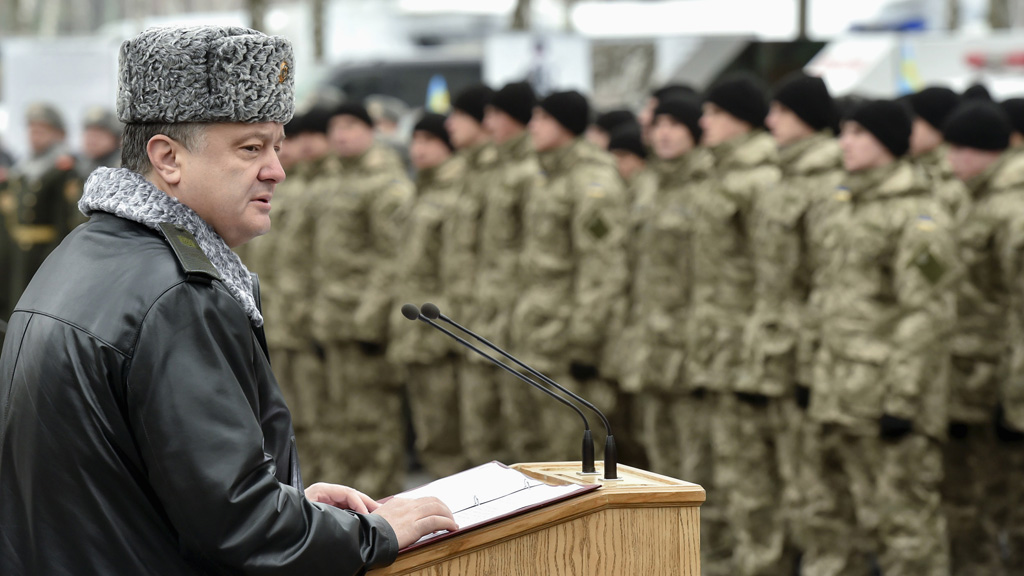 Petro Poroshenko addressing troops (Reuters)