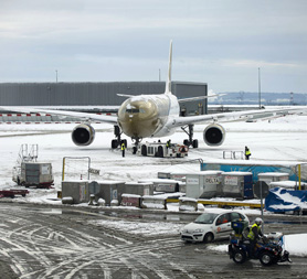 Planes caught up in the snow. (Getty)