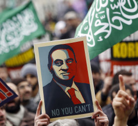 Egyptians demand Mubarak exit as crowds swarm Tahrir Square