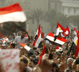 Egypt releases political prisoners, as Tahrir shuns pop star