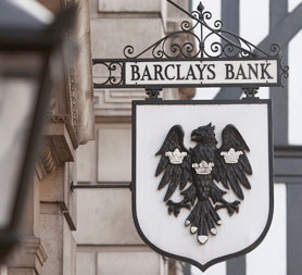 Barclays cuts bonuses as profits rise to Â£6.1bn