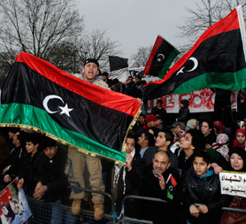 Libya violence: hundreds dead as minister resigns