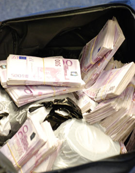 Drug ring: money in bag