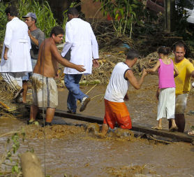 Brazil floods kill hundreds (Reuters)
