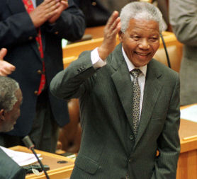South Africa's Nelson Mandela leaves hospital (Reuters) 