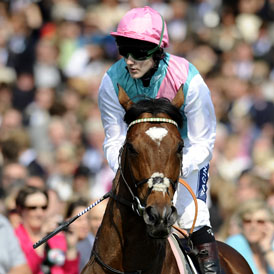 Tom Queally riding Frankel go to the start for The Qipco 2000 Guineas Stakes at Newmarket racecourse on April 30, 2011 (Getty)