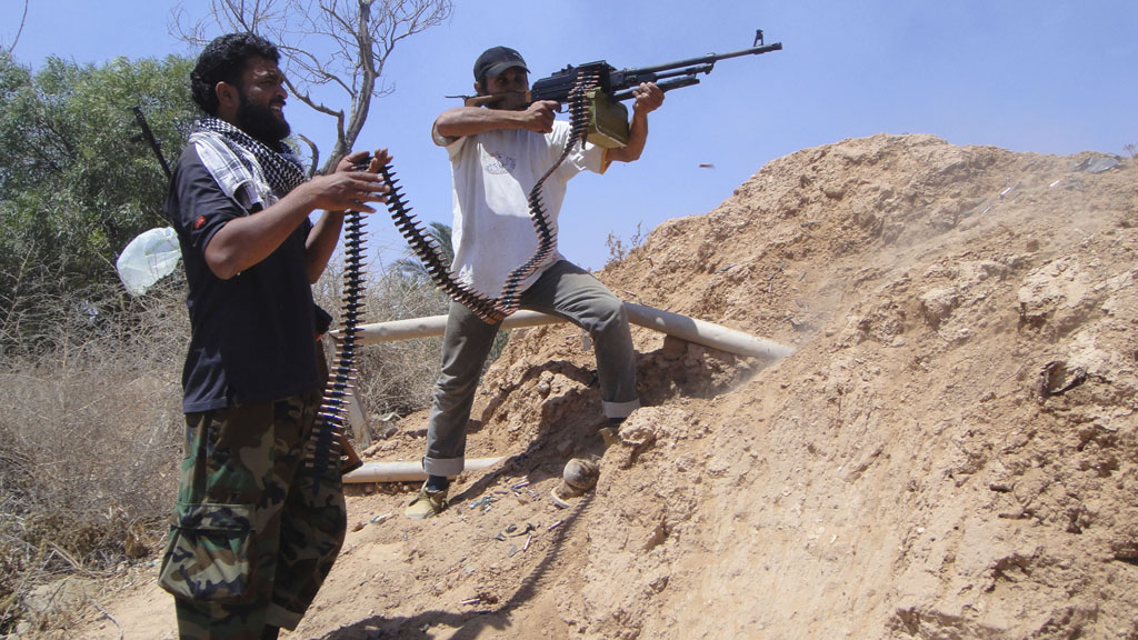 Rebel fighters pushing towards Zlitan (Reuters)