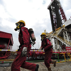 shale gas workers in China (reuters)