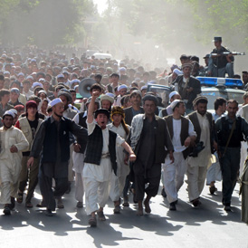 Afghans chant slogans as they protest the killing of four people overnight after a raid by NATO and Afghan forces, (reuters)