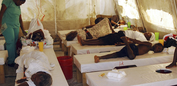 Cholera epidemic: Haiti protesters attack medics