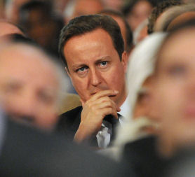 David Cameron defends child benefit cut 
