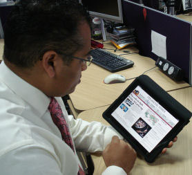 Krishnan Guru-Murthy gets to know his new iPad.