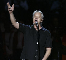 Actor Tim Robbins turns his hand to music (Reuters)