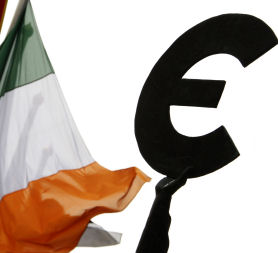 Irish flag &amp; Euro (Reuters)
