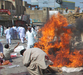 Suicide bomb in Quetta kills 43, hundreds injured.