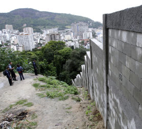 Wall by Dona Marta favela in Rio de Janeiro (credit:Reuters)
